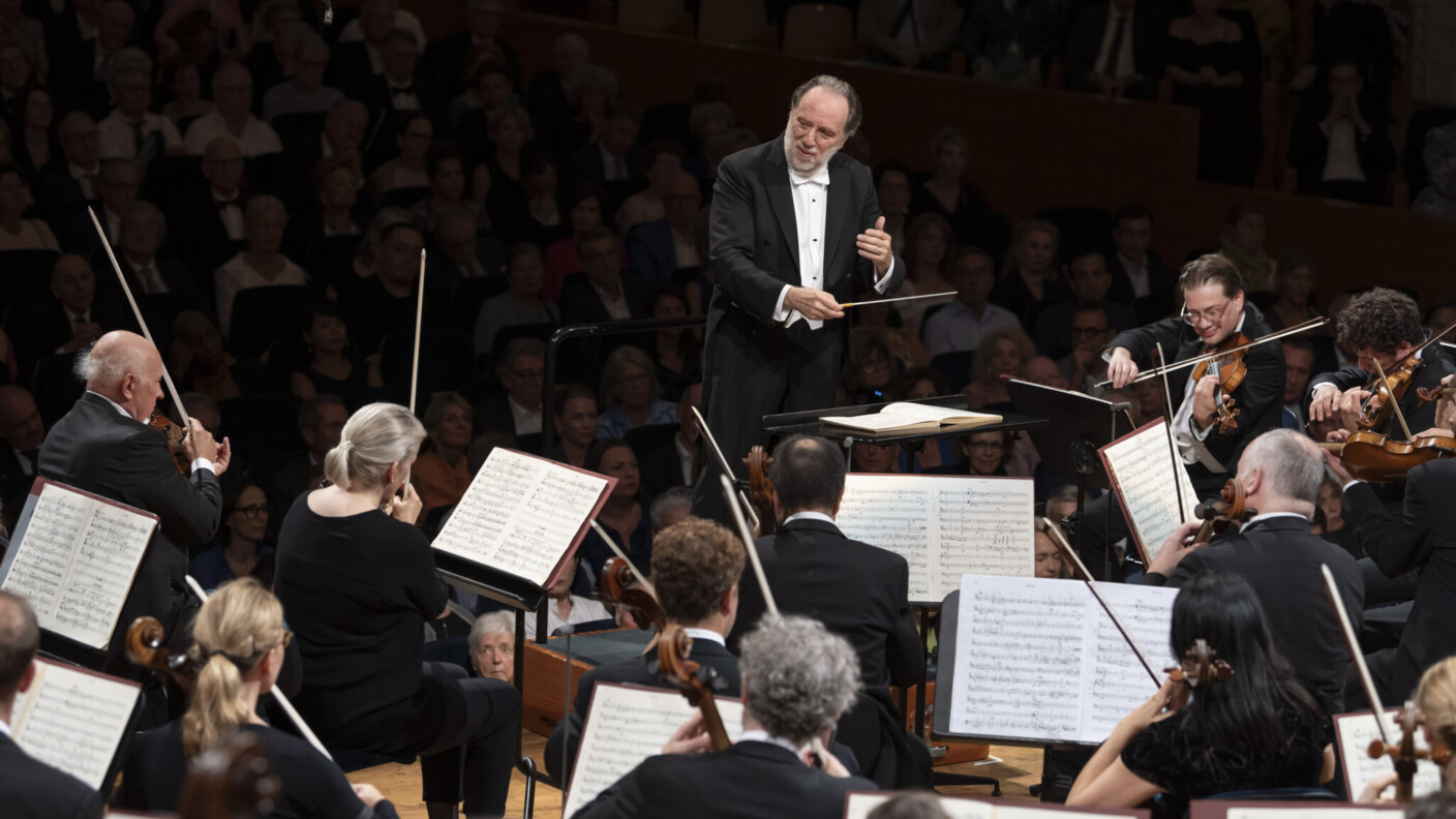 Seit 2016 künstlersich eng erbunden: Riccardo Chailly und das Lucerne Festival Orchestra
