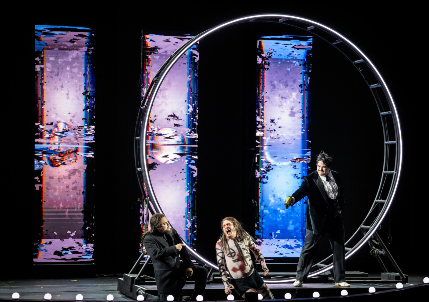 Szenenbild aus „Das Rheingold“ an der Oper Köln