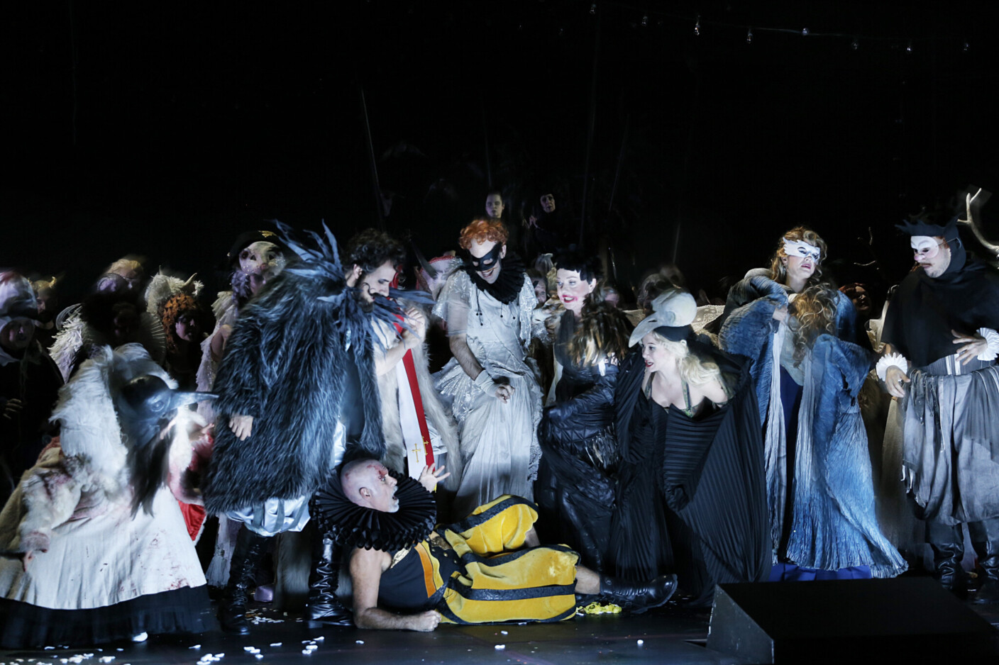 Szenenbild aus „Falstaff“ an der Oper Leipzig