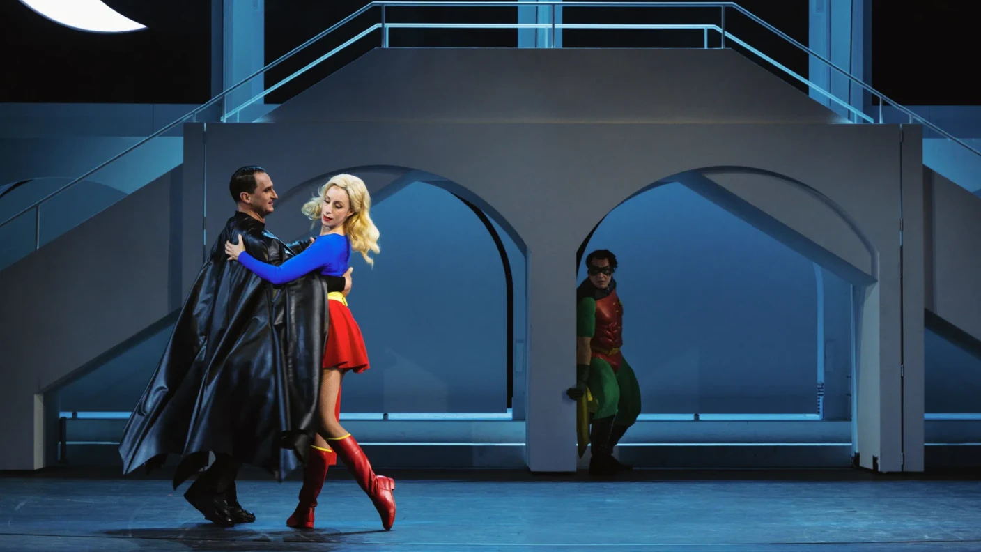 Nina Spijkers Inszenierung von „Eine Nacht in Venedig“ an der Volksoper Wien kann sich über die Sphäre banaler Slapstick-Ironie kaum erheben
