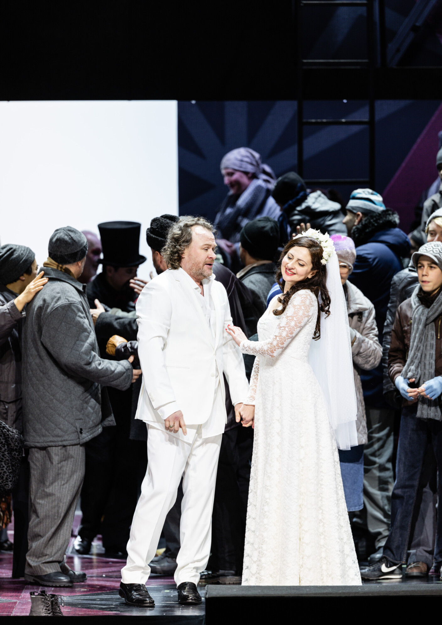 Szenenbild aus „Die Nacht vor Weihnachten“ an der Bayerischen Staatsoper München