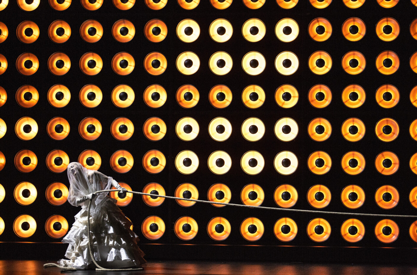 Szenenbild aus „Tristan und Isolde“ an der Deutschen Oper Berlin