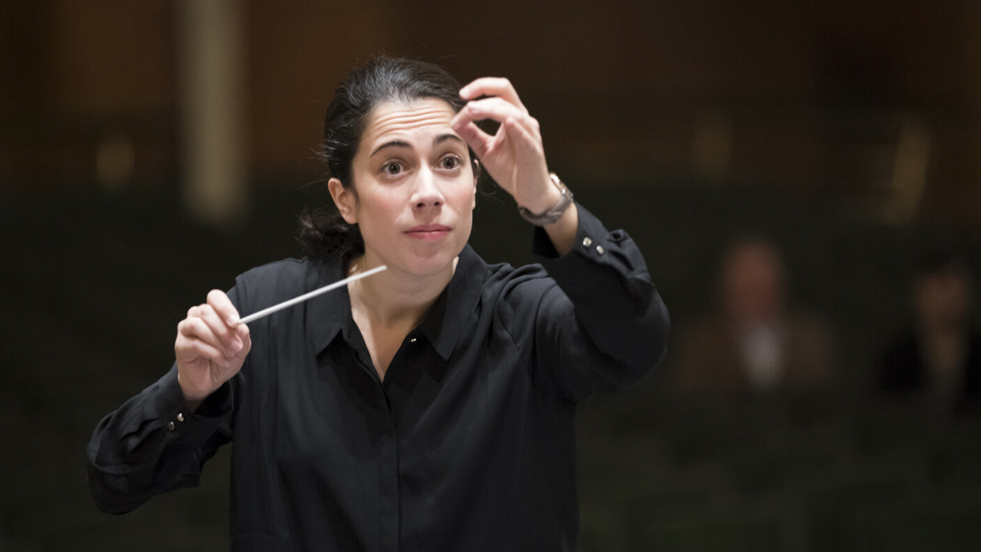 Ab der Saison 2026/27 wird Marie Jacquot als neue Chefdirigfentin des WDR Sinfonieorchesters zu erleben sein.