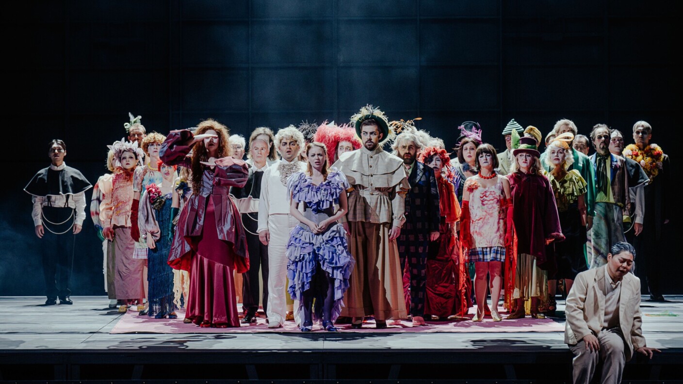 Der bunte Block: Tom Goosens macht seine Wiesbadener „La traviata“ zum Konflikt zwischen Bühnenvolk und Bürgertum