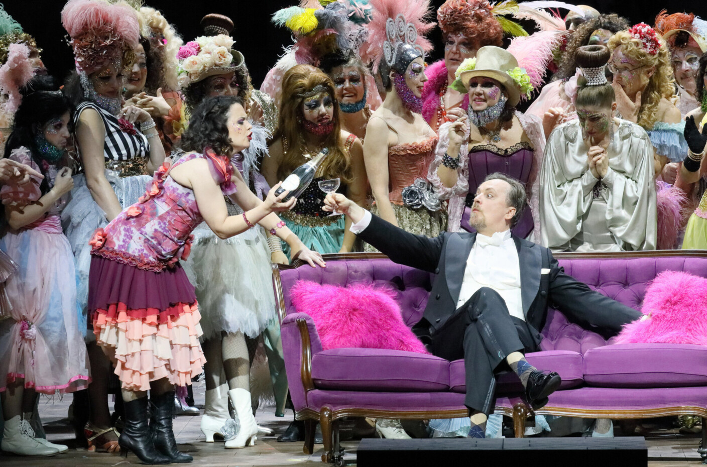 Die Korken knallen lassen