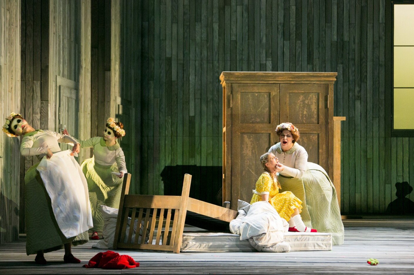 Szenenbild aus „Die Schneekönigin“ an der Semperoper Dresden