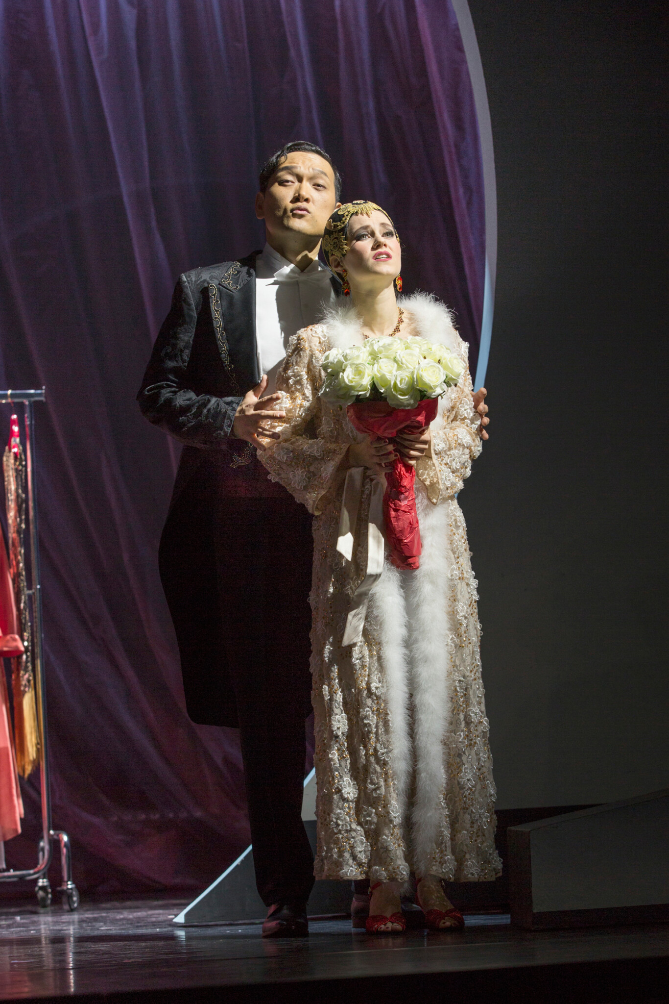 Szenenbild aus „Die Bajadere“ am Theater Hof