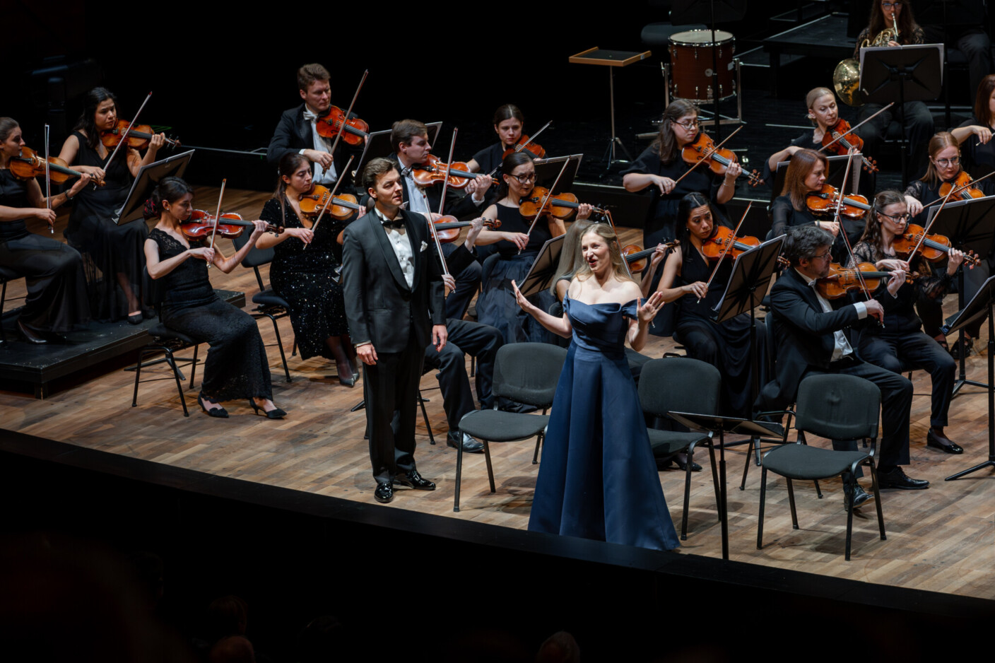 Sarah Dufresne (Lisa) und Paweł Horodyski (Alessio) in Bellinis „La sonnambula“