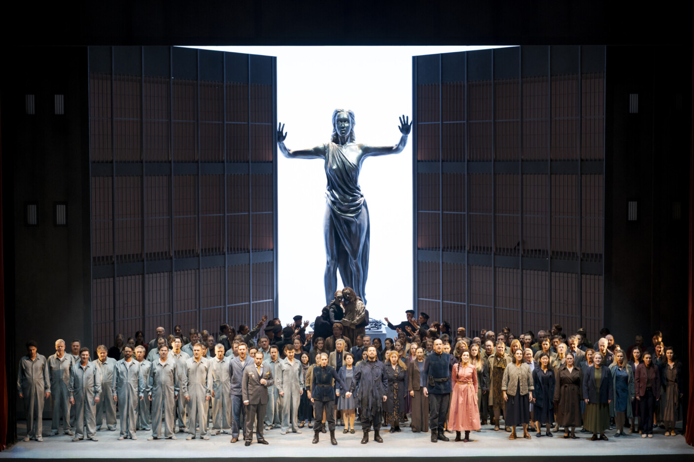 Szenenbild aus „Fidelio“ an der Wiener Staatsoper