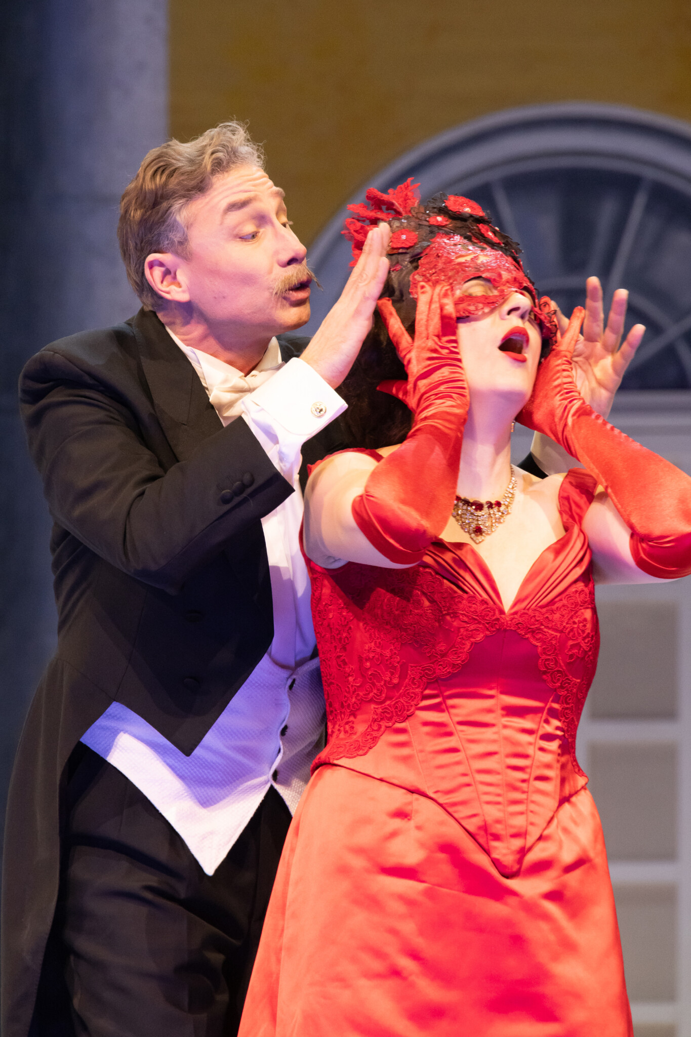 Szenenbild aus „Die Fledermaus“ am Anhaltischen Theater Dessau