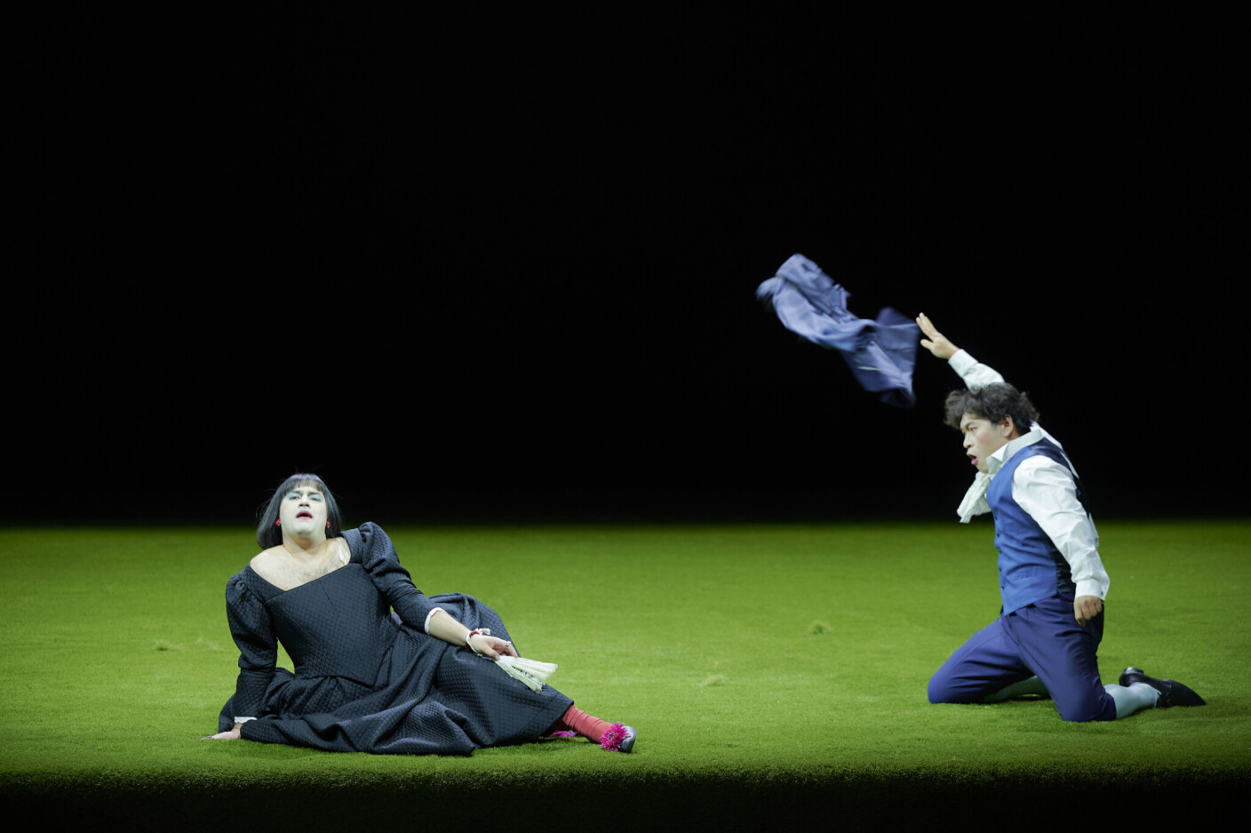 Szenenbild aus „Amor vien dal destino“ an der Oper Frankfurt