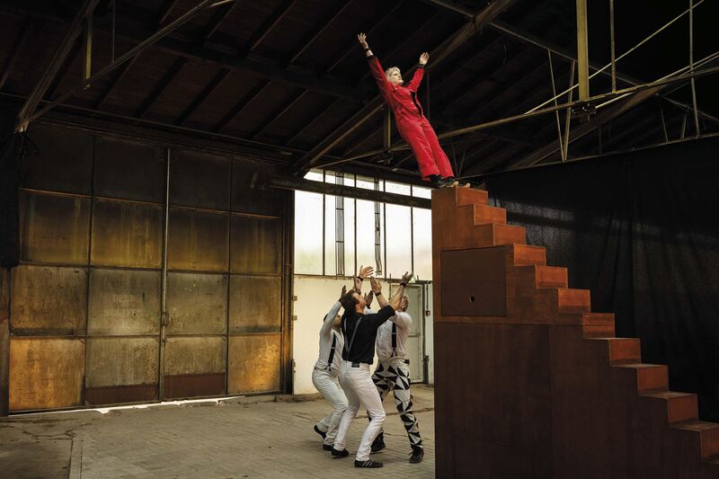 Für „In your Hands“ beleuchten das B’Rock Orchestra und die Tall Tales Company Bachs „Johannespassion“ neu