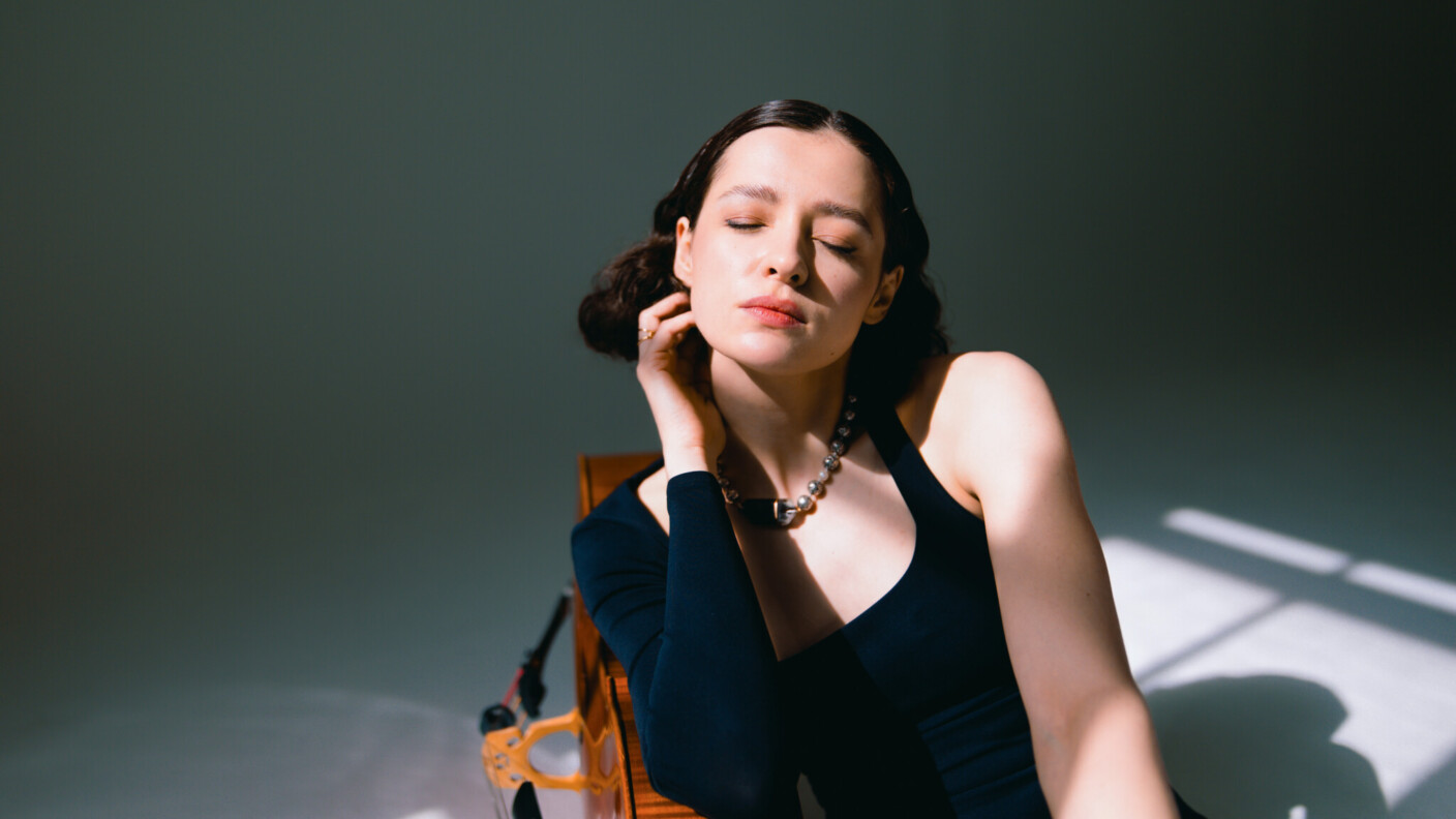 Anastasia Kobekina übernimmt für das Philharmonische Orchester Kiel den Solopart bei Dvořáks Cellokonzert