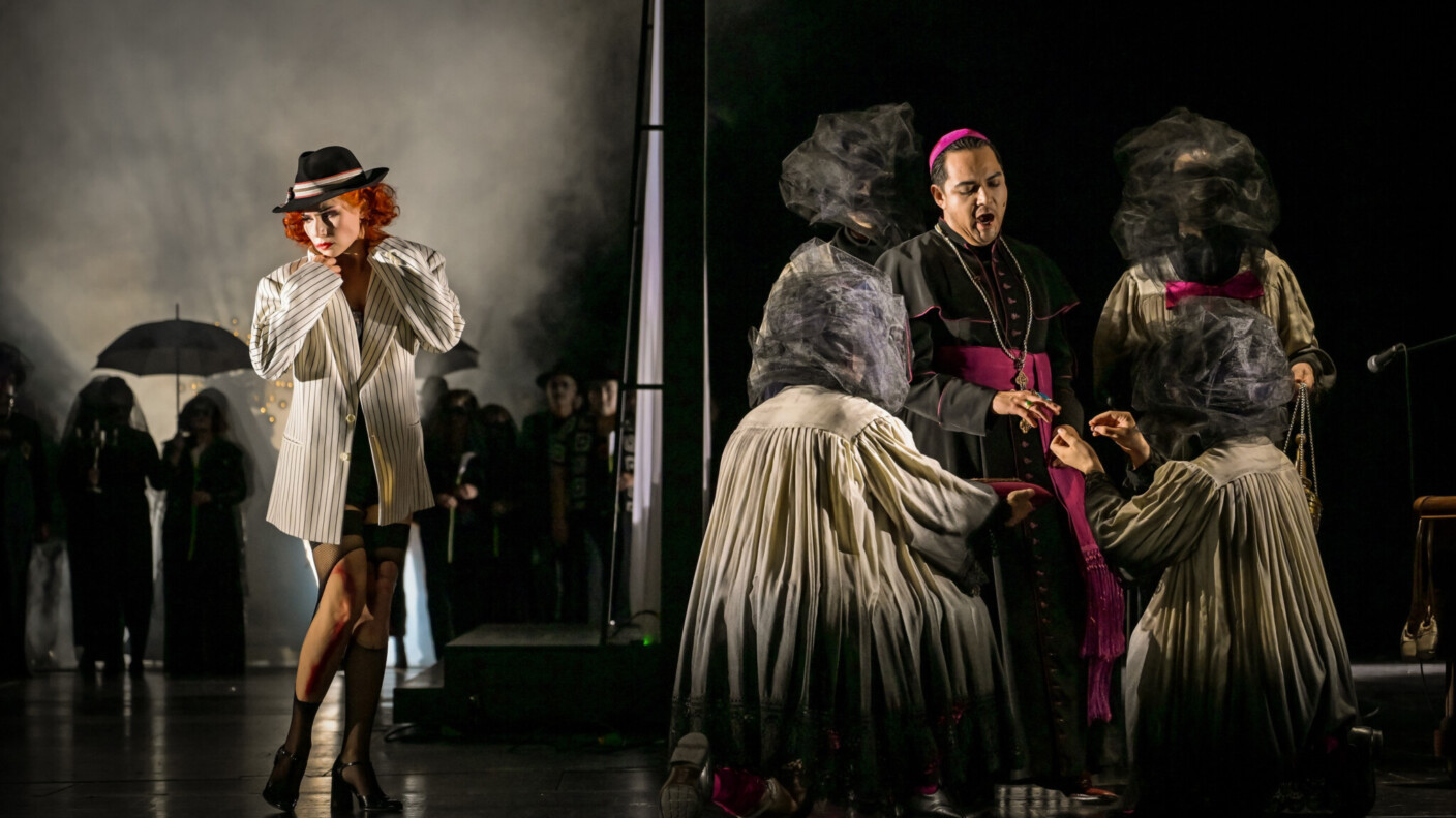 Szenisch, musikalisch und choreografisch vermag die aktuelle Produktion von „María de Buenos Aires“ an der Deutschen Oper am Rhein zu fesseln