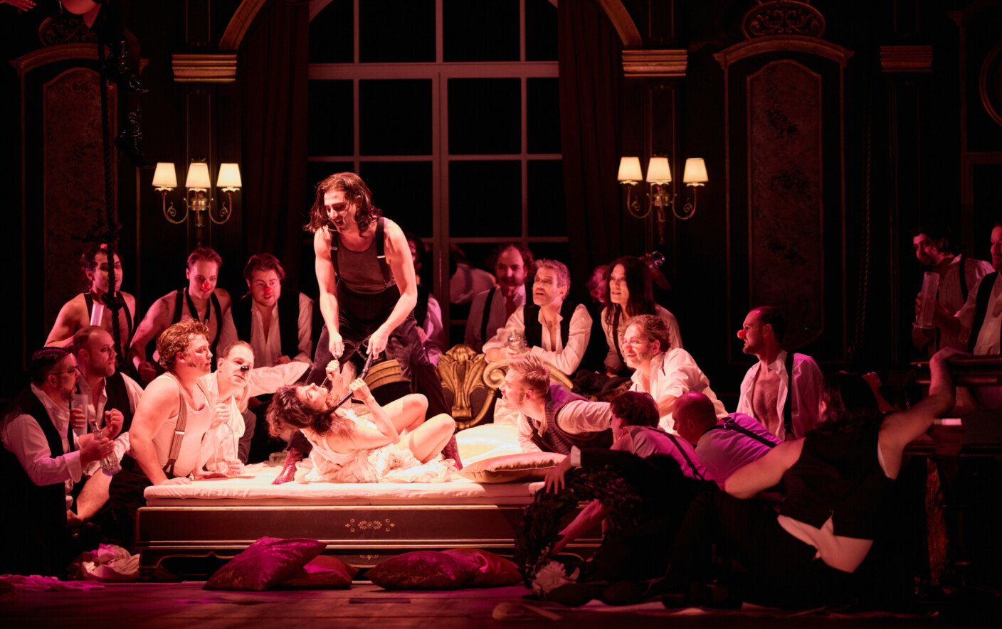 Szenenbild aus „Fürst Igor“ am Staatstheater am Gärtnerplatz