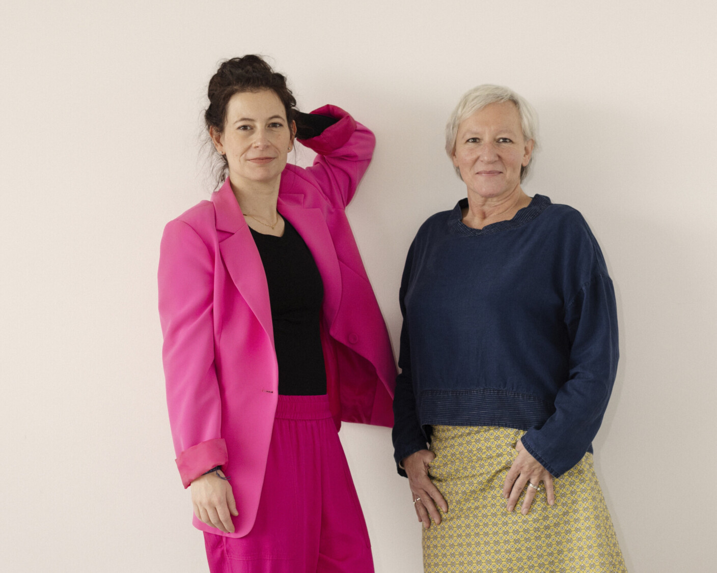 Aufbruchsstimmung: die neue Doppelspitze der Münchener Biennale Manuela Kerer (l.) und Katrin Beck (r.)