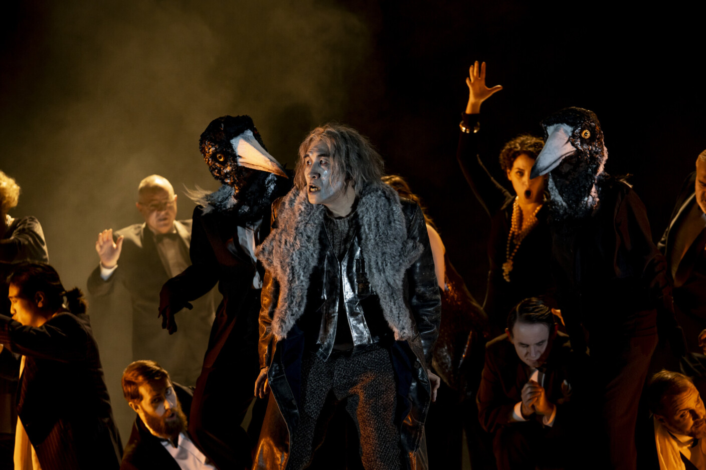 Kaltes Gold und feurige Brillanten