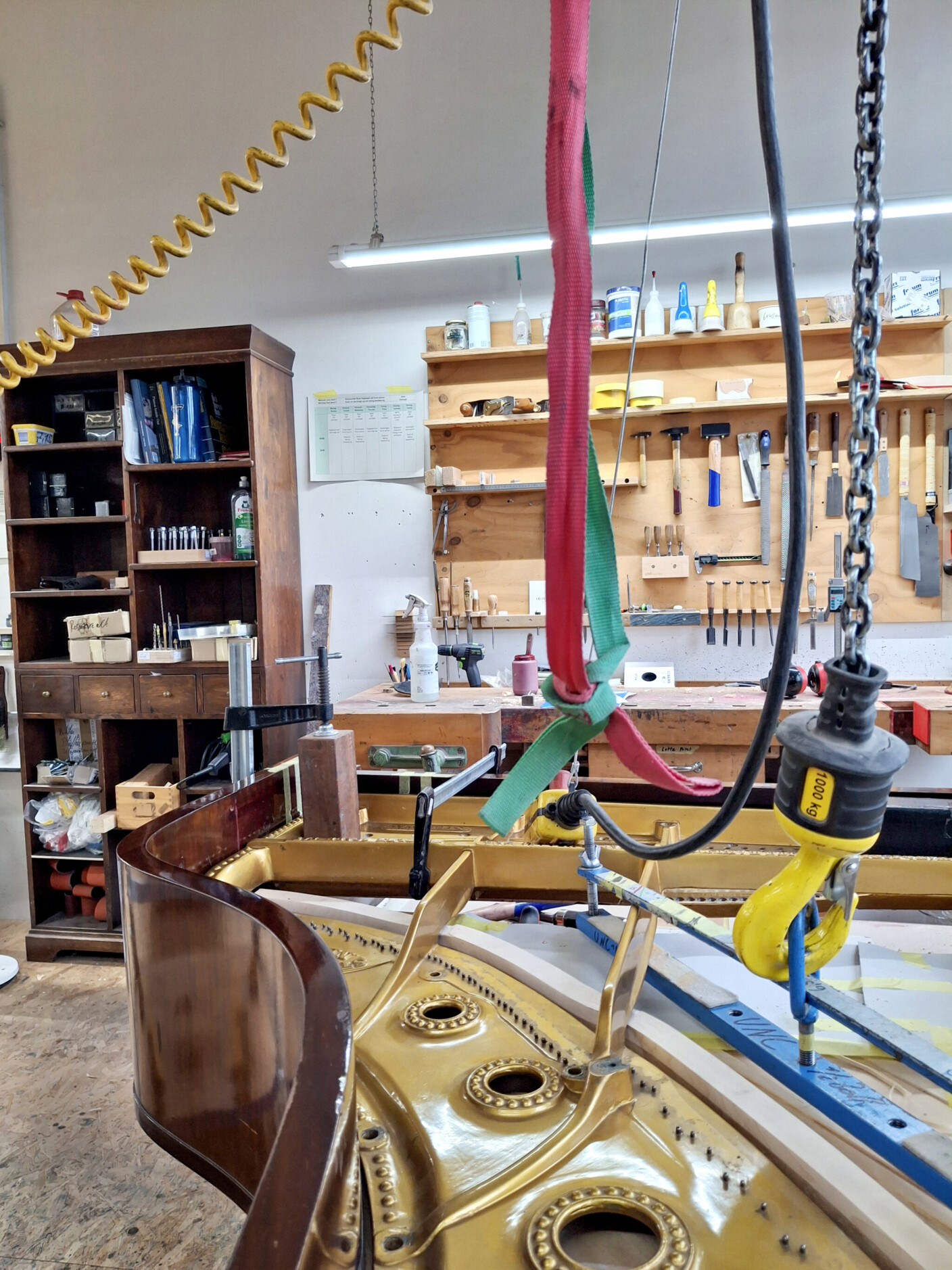 Unerlässlicher Helfer bei gewichtiger Arbeit: der Werkstattkran