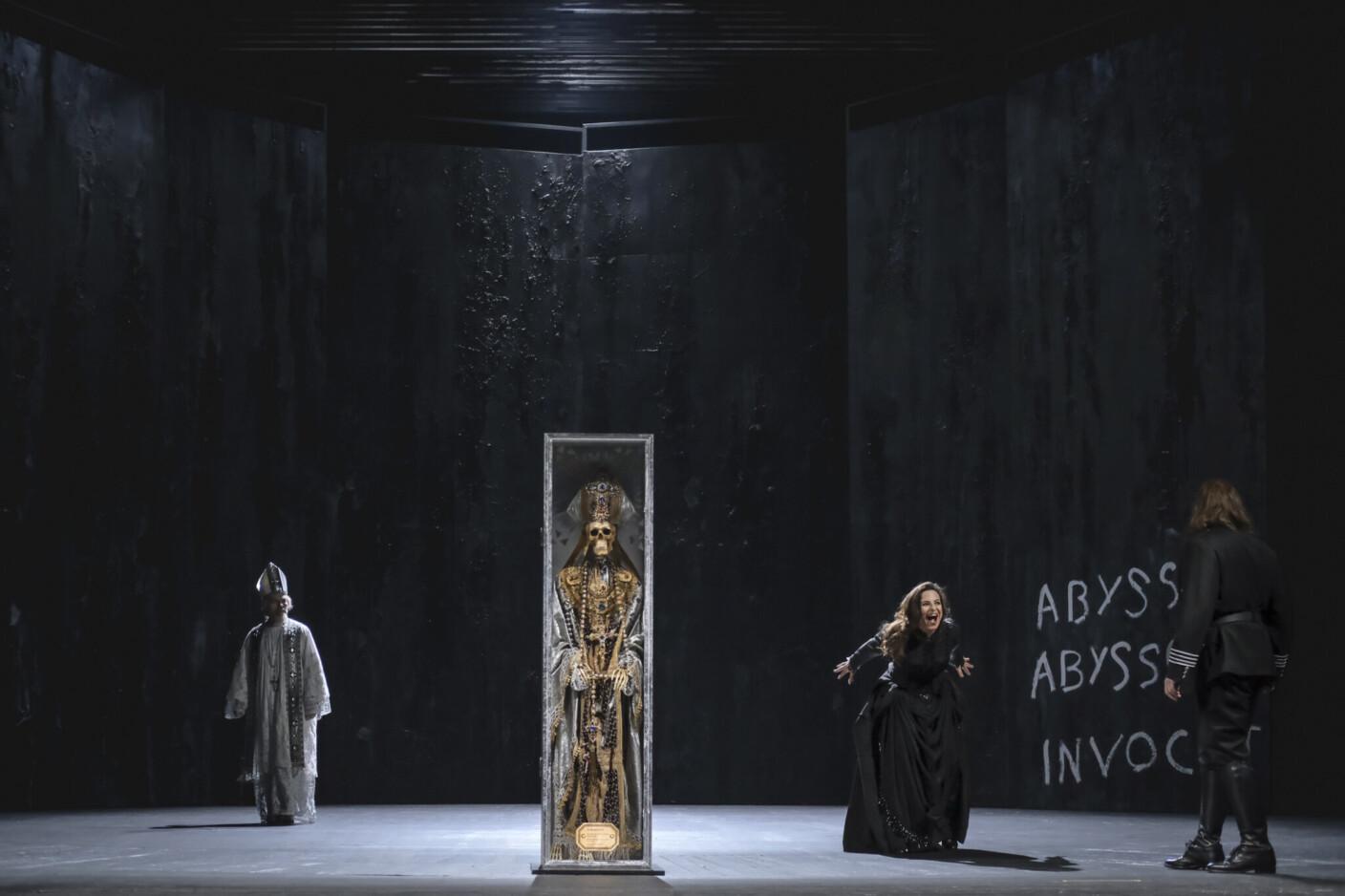 Szenenbild aus „Le Roi d’Ys“ aus der Opéra national du Rhin