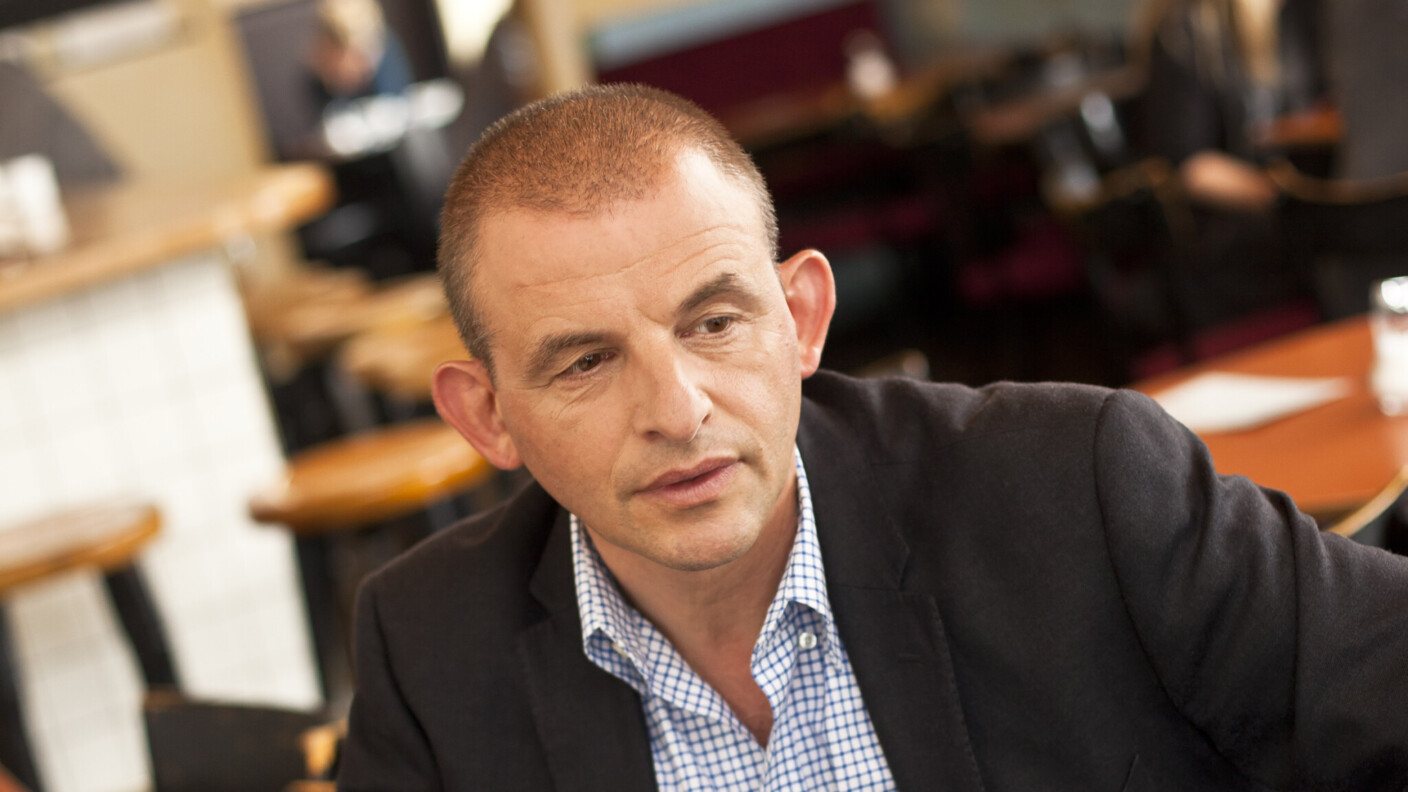 Dominique Horwitz entdeckt bei Klassik am See Bad Saarow das grotesk Komische in der Kunst Wilhelm Buschs für sich