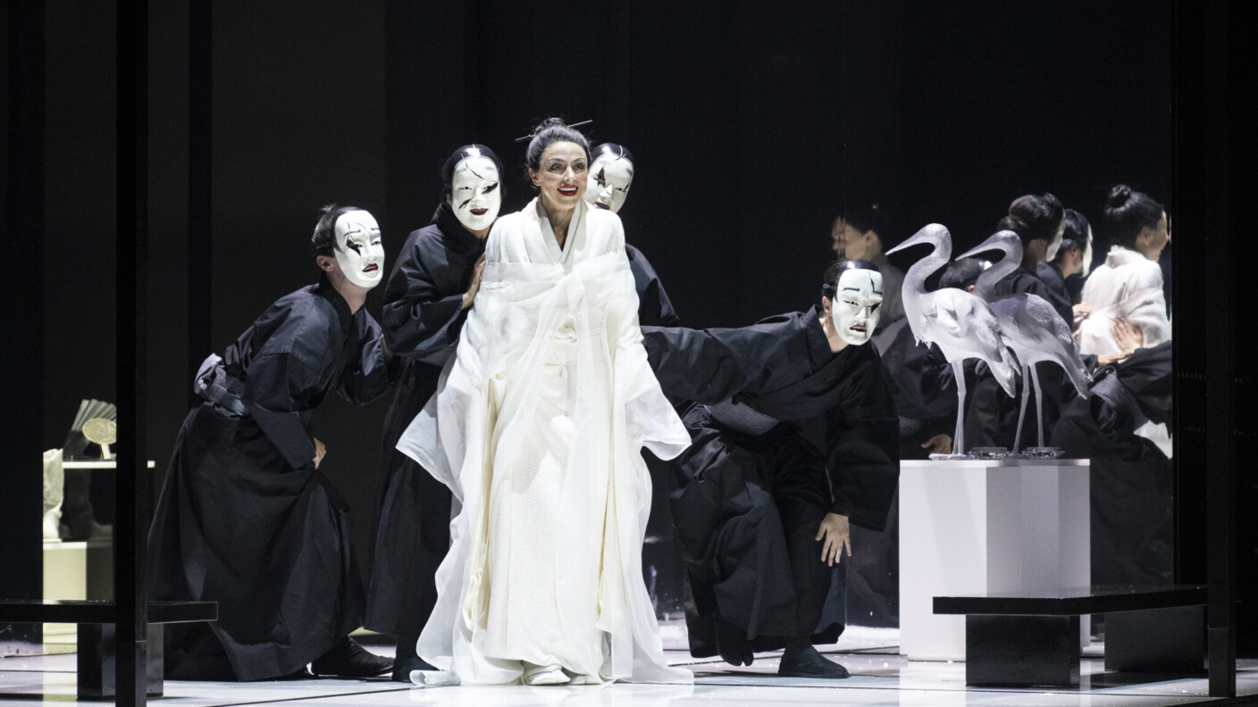 Barbora Horákovás Genfer meisterliche Inszenierung von „Madama Butterfly“ gerät frei von Klischees und ohne Regieholzhammer