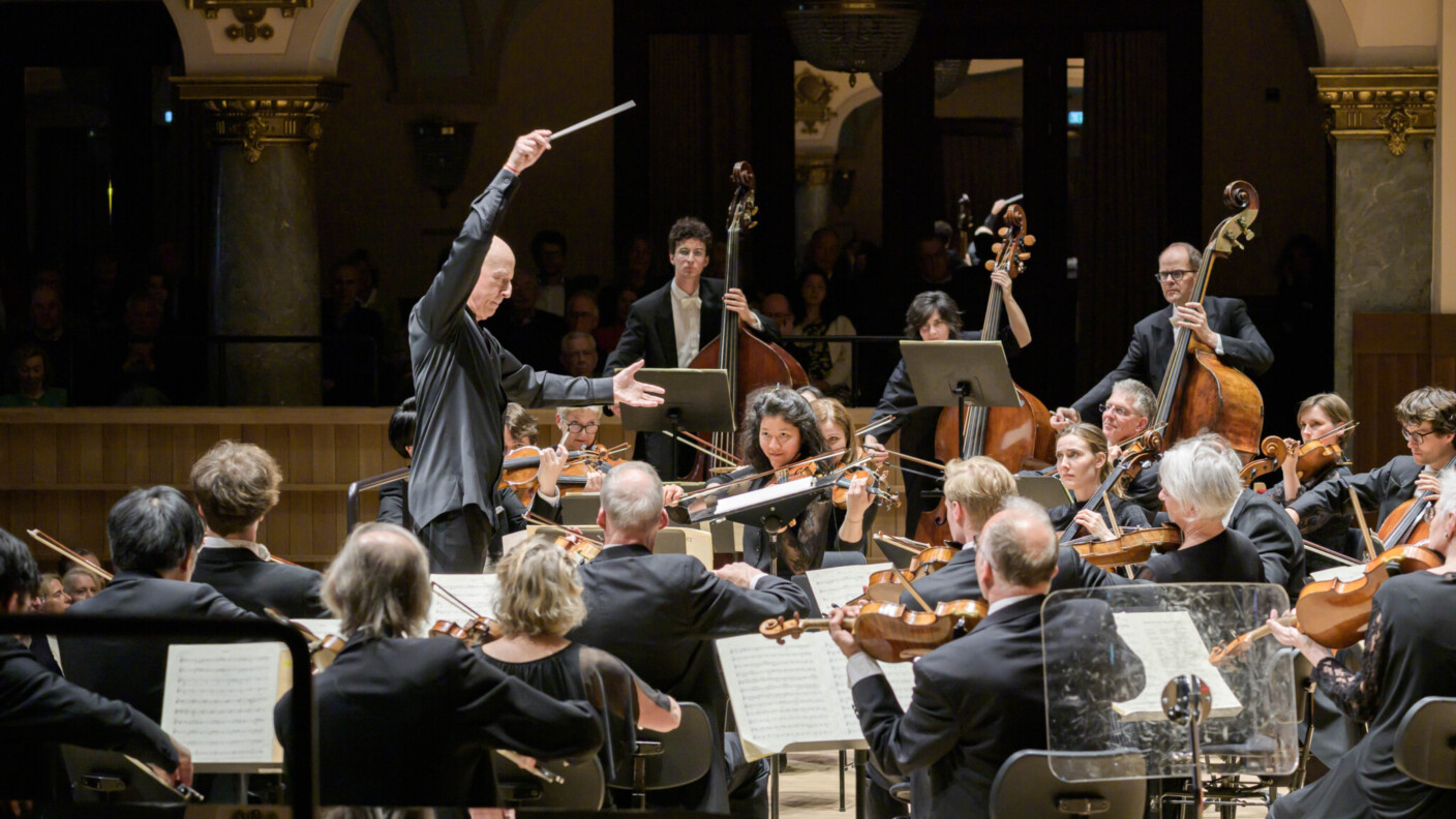 Technisch raffiniert und feurig brillierend bringen Paavo Järvi und die Deutsche Kammerphilharmonie Bremen die 29. Ausgabe des Heidelberger Frühlings zum Abschluss