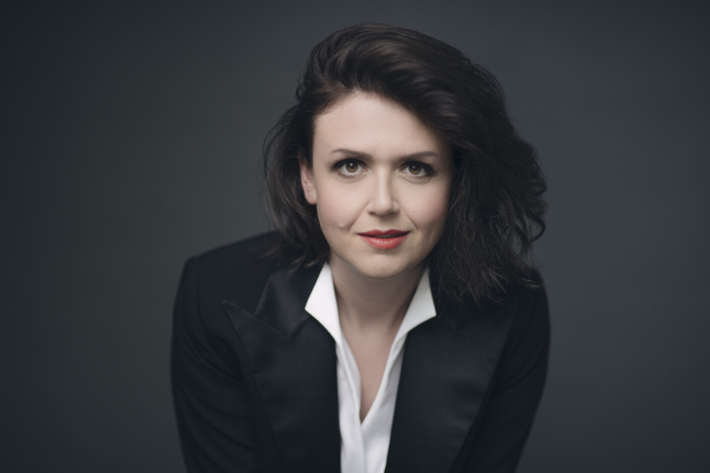 Präsentiert im Konzert und im Gespräch ihre Sicht auf Bachs Musik: Cembalistin und Dirigentin Johanna Soller