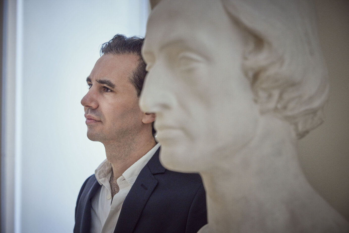 Taucht intensiv in die Musik Frédéric Chopins ein: Martin Stadtfeld