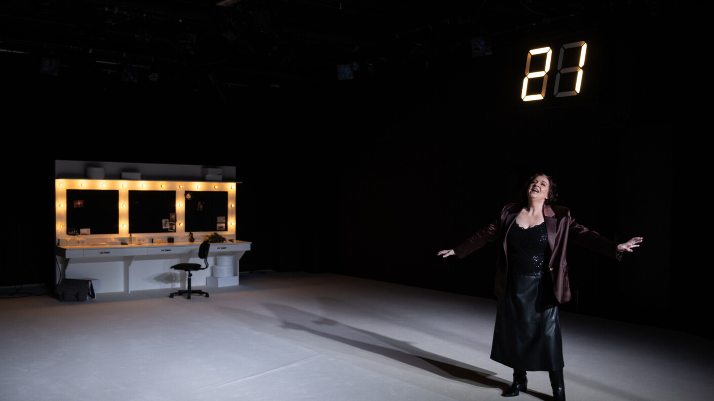 Mit entwaffnender Authentizität und künstlerischer Ehrlichkeit verabschiedet sich Undine Dreißig vom Theater Magdeburg