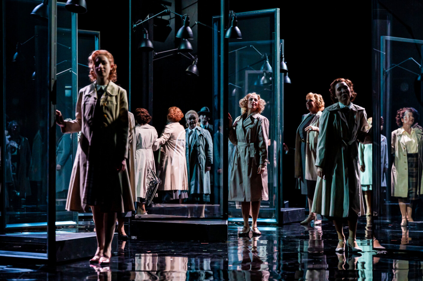 Szenenbild aus „Manon“ am Theater Magdeburg