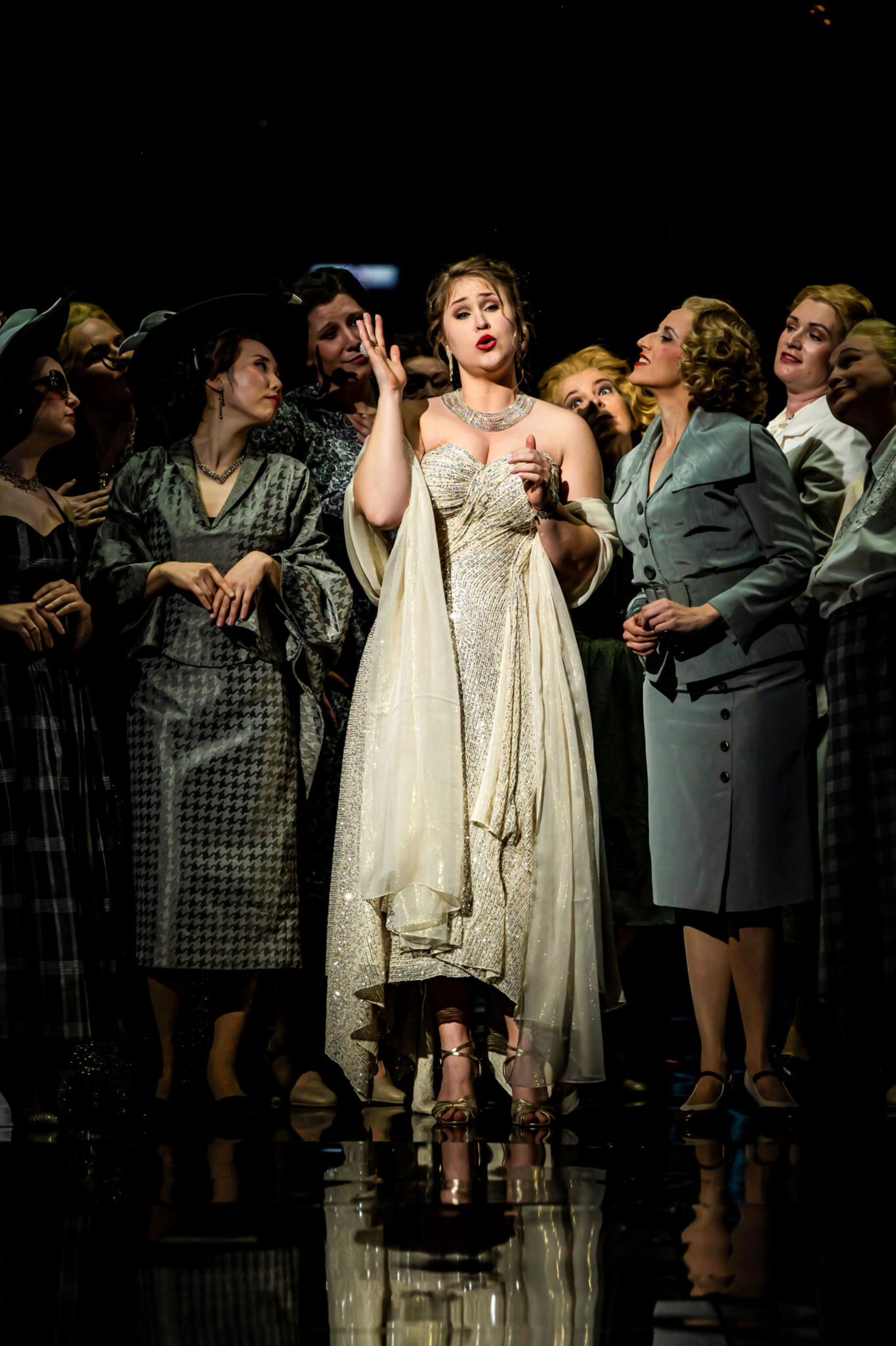 Szenenbild aus „Manon“ am Theater Magdeburg