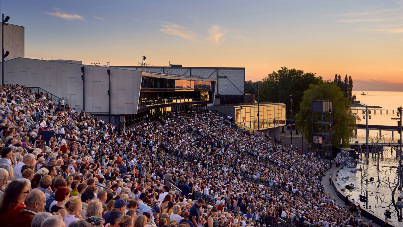 Sommerlicher Operngenuss mit Seeblick: Die Bregenzer Festspiele sind fest im Festivalsommer verankert