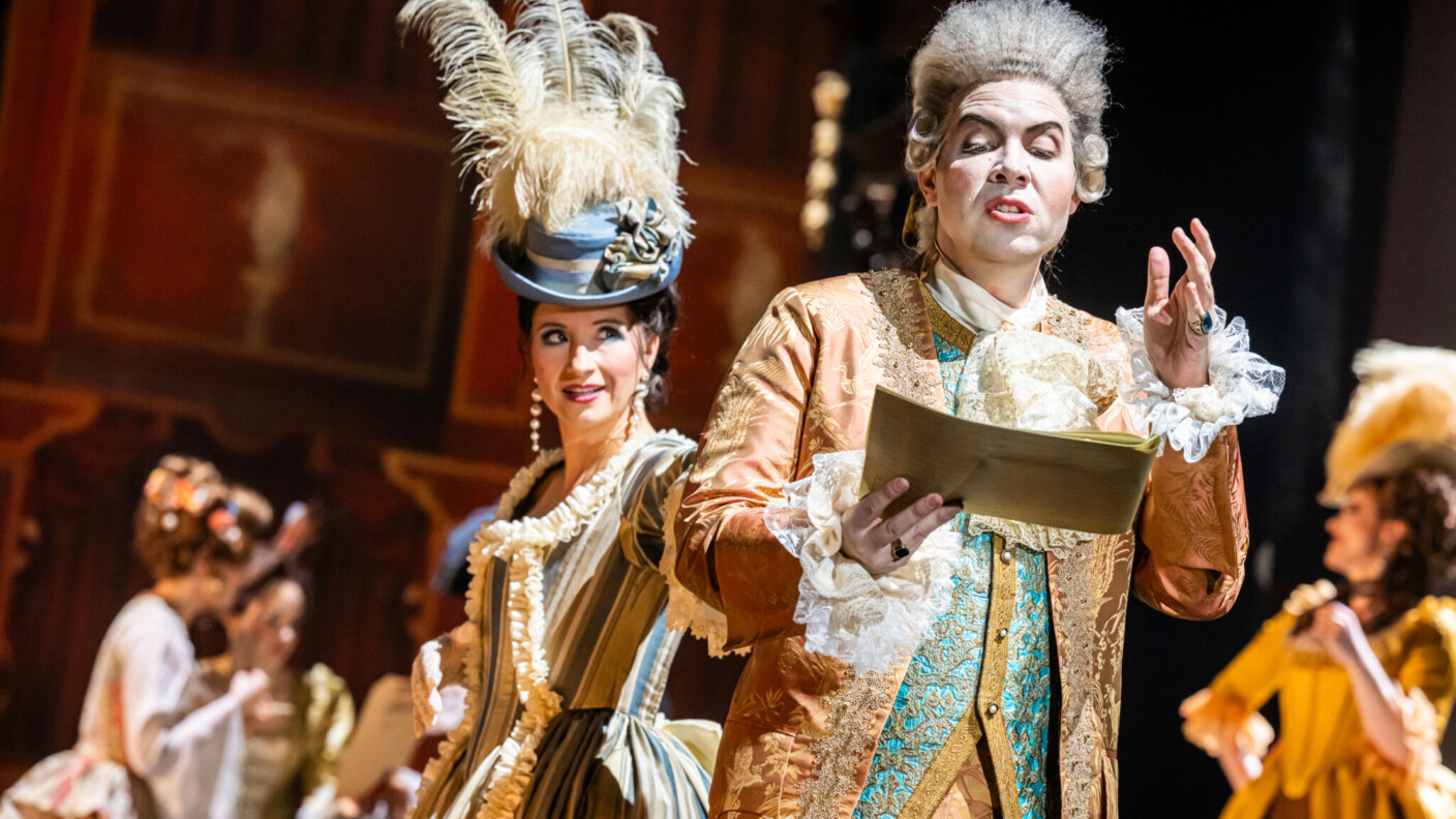 Regisseur Walter Sutcliffe blickt in „Rinaldo“, der Festspielproduktion der Händel-Festspiele Halle, hinter die Kulissen barocken Theaters