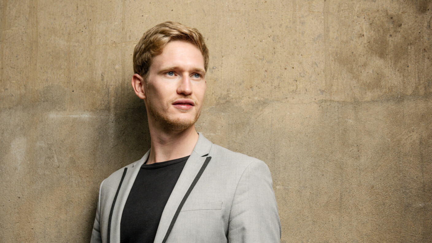 Erprobte Expertise: Seit der Spielzeit 2023/24 steht Thomas Guggeis als GMD am Pult der Oper Frankfurt